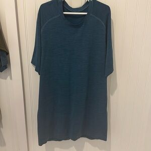 Lululemon Metal vent EUC